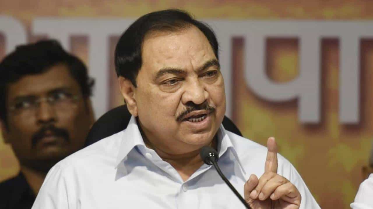 Breaking : पतिव्रताच नसेल तर दागिने घालून काय फायदा?; नाथाभाऊंचा शिंदे गटावर हल्लाबोल