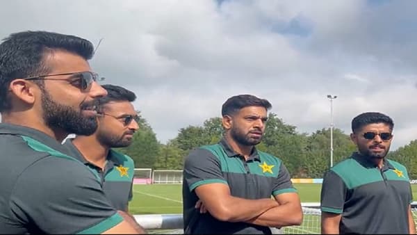 T20 World Cup 2022 : सानिया मिर्झाच्या पतीला विश्वचषक संघातून वगळले, सोशल मीडियाच्या कमेंट वाचून...