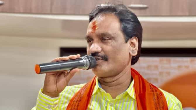 निमंत्रण पत्रिकेत नाव नाही, अंबादास दानवे म्हणाले...