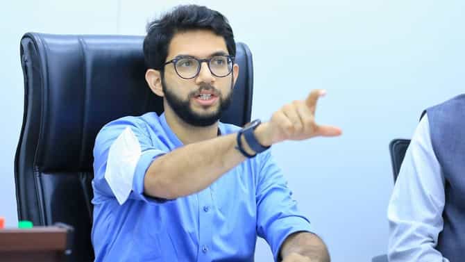 आदित्य ठाकरेंचा शिंदे-फडणवीसांवर आणखी एक गंभीर आरोप
