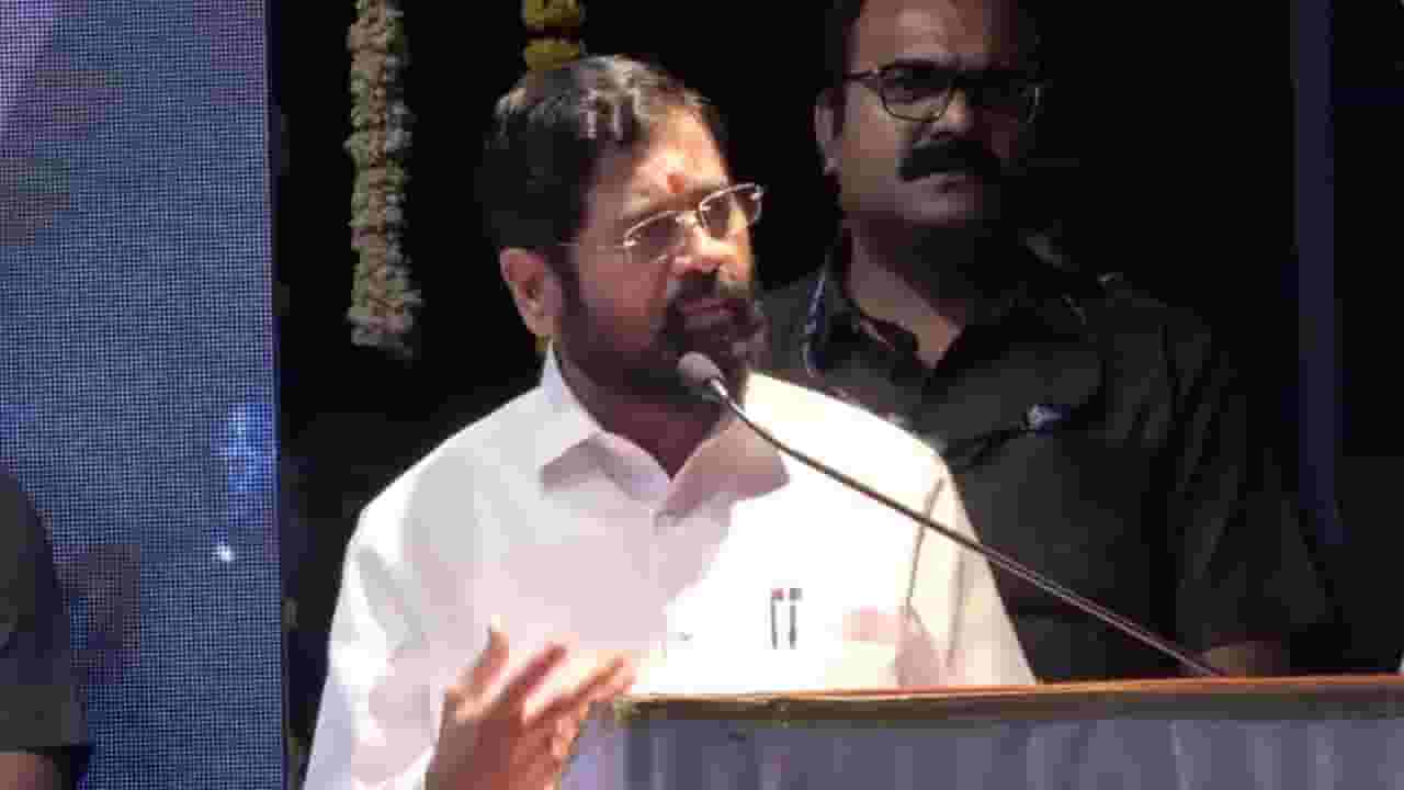 ....त्यामुळे प्रकल्प राज्याबाहेर गेले, शिंदेंचा पुन्हा महाविकास आघाडी सरकारवर निशाणा ....त्यामुळे प्रकल्प राज्याबाहेर गेले, शिंदेंचा पुन्हा महाविकास आघाडी सरकारवर निशाणा