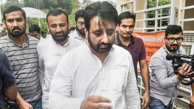 आपचे आमदार अमानतुल्ला खान यांना अटक, वक्फ बोर्ड भ्रष्टाचार प्रकरणी एसीबीची कारवाई