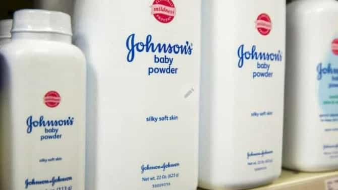 Johnson Baby Powder | तुमच्या लहान मुलांना तर लावत नाही ना ही पावडर?
