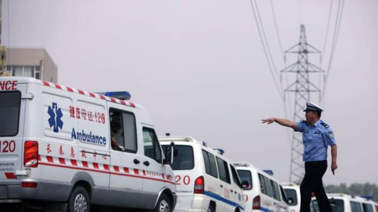 China Accident : बस उलटून मोठी जीवितहानी! तब्बल 27 जण ठार, 20 जखमी, चीनच्या एक्स्प्रेस वेवर भीषण अपघात