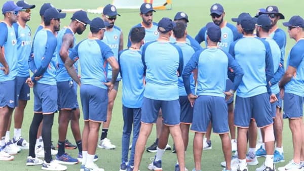 IND vs SA: T20 मॅचआधी टीम इंडियात 3 खेळाडू सहभागी, तिघांना पाठवलं बँगलोरला