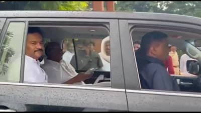 भाजपच्या वाटेवर असलेल्या अभिजीत पाटील यांना शरद पवारांनी वाटेतच गाठले आणि....