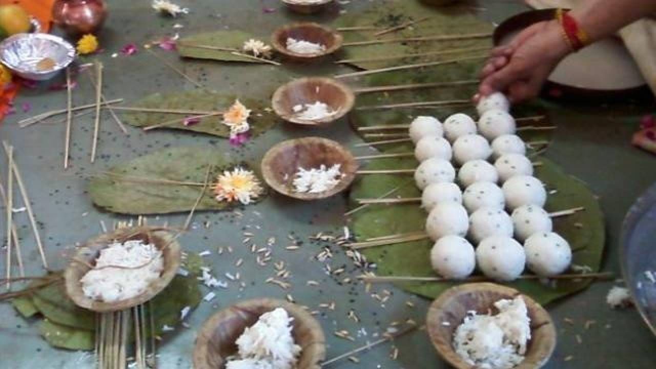 Pitru Paksha 2022: प्रत्येकालाच नसतो श्राद्ध करण्याचा अधिकार, कुणाचे श्राद्ध कोण करू शकतो?