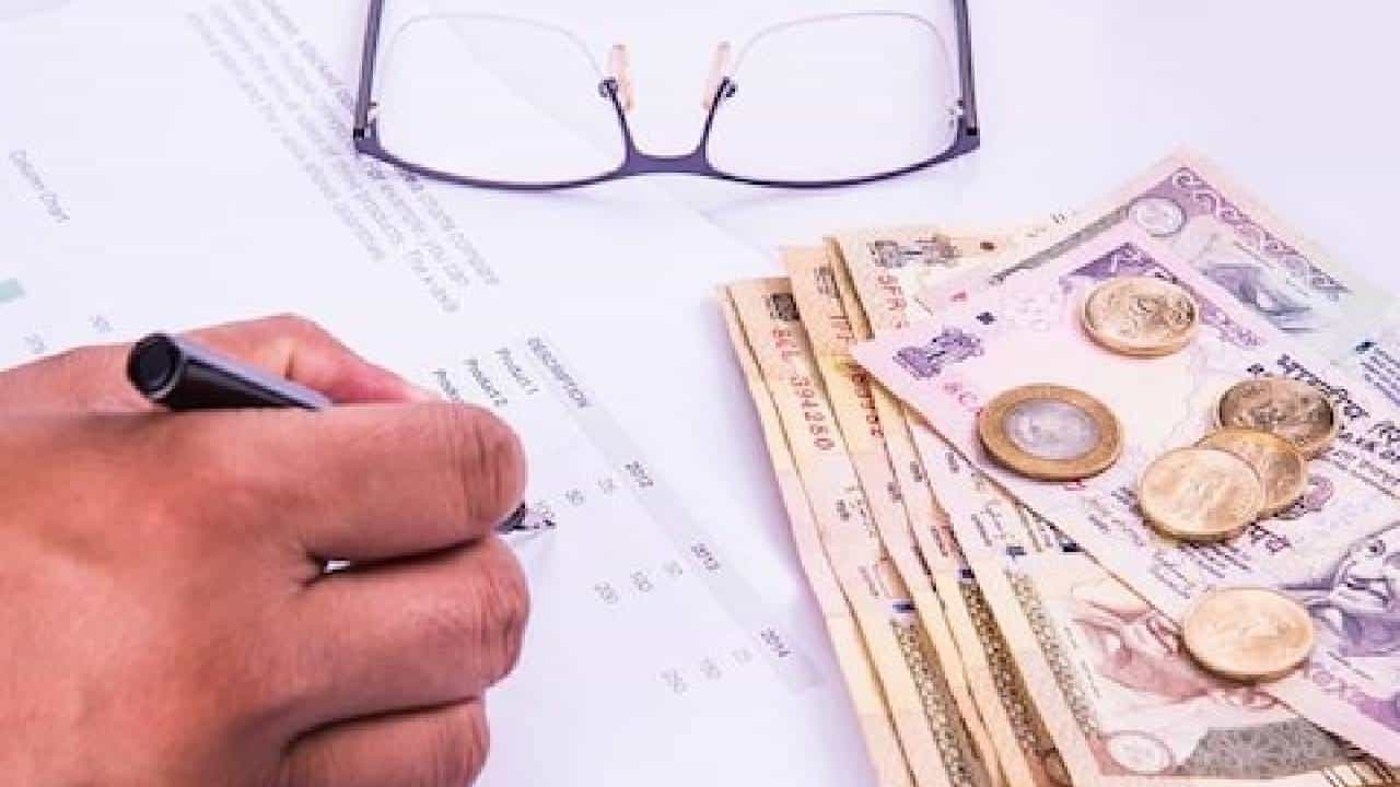 Notice | भाऊ, रोखीत व्यवहार कराल तर रडारवर याल, थेट मिळेल इन्कम टॅक्सची नोटीस..