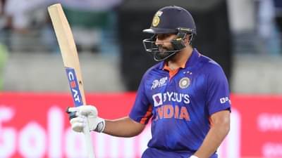 क्या बात है रोहित भाऊ... आऊट झाला, पण रेकॉर्ड केला