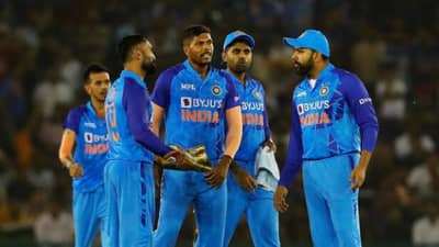 IND vs AUS 1st T20 : भारताचा दारुण पराभव, ऑस्ट्रेलिया 4 गडी राखून विजयी