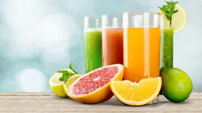 रोज सकाळी ब्रेकफास्ट करताना प्या भाज्या आणि फळांचा ज्यूस; रहाल फिट आणि हेल्दी !
