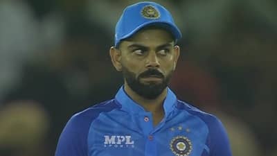 Virat Kohli Reaction : उमेशची धुलाई होताना विराटची रिअॅक्शन व्हायरल