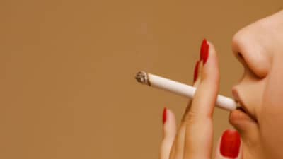 Smoking: धूम्रपानामुळे होऊ शकतात त्वचेचे हे गंभीर आजार !