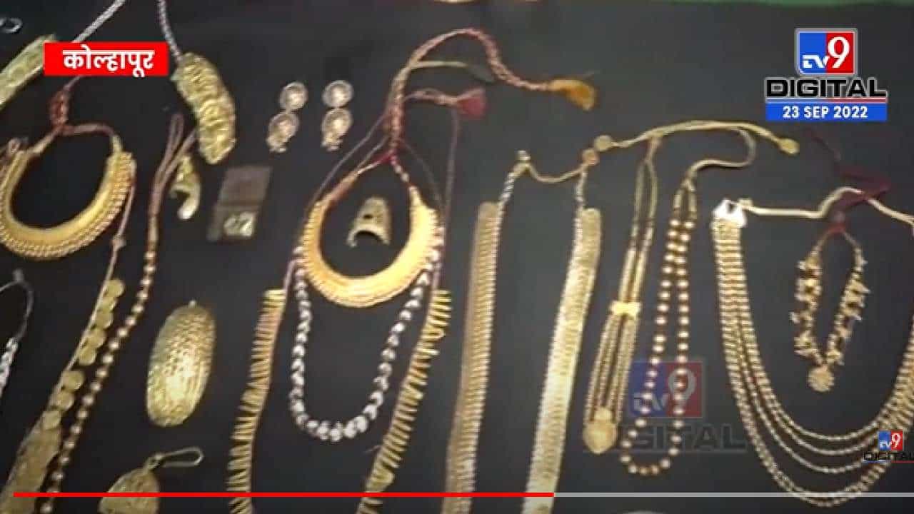 Video | चंद्रहार, म्हाळुंग, बोरमाळ, सोनकिरीट, मासोळी... नवरात्र आलंय... कोल्हापूर अंबाबाईच्या दागिन्यांची सफाई पहा...