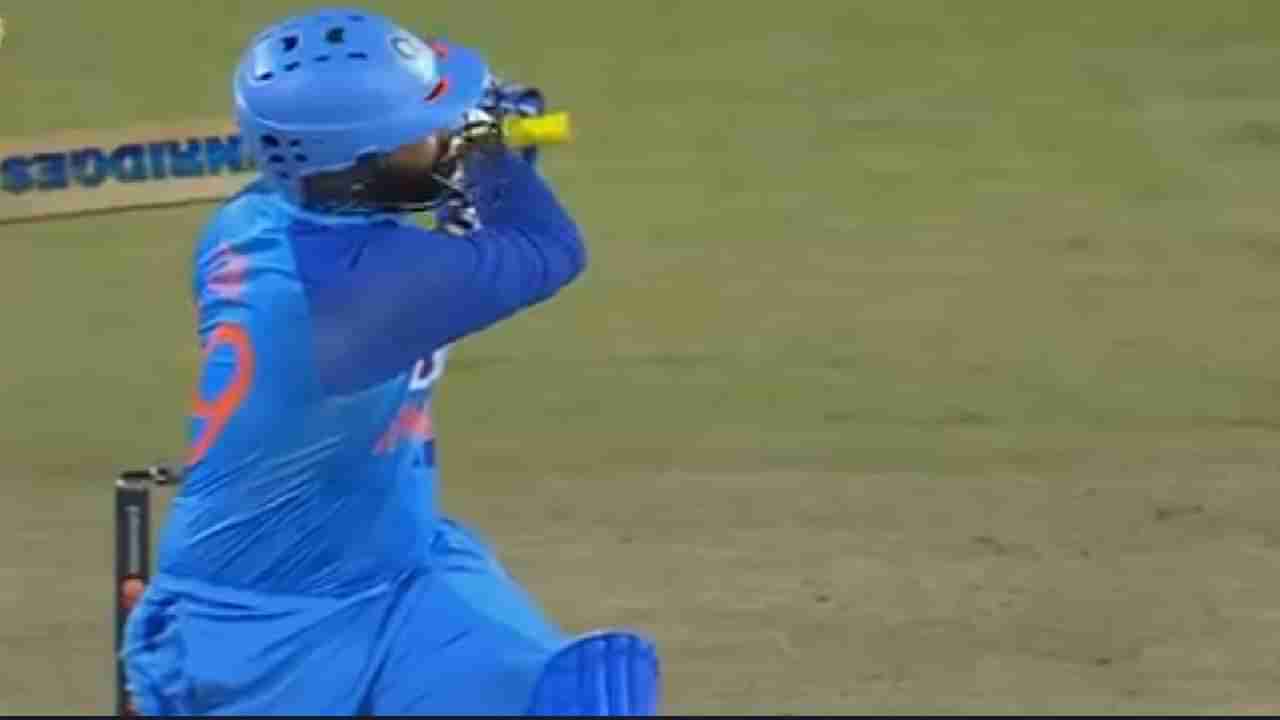 Ind vs Aus 2nd T20: परफेक्ट फिनिशर, दोन बॉलमध्ये Dinesh Karthik ने आपल्या स्टाइलमध्ये मॅच संपवली, पहा VIDEO