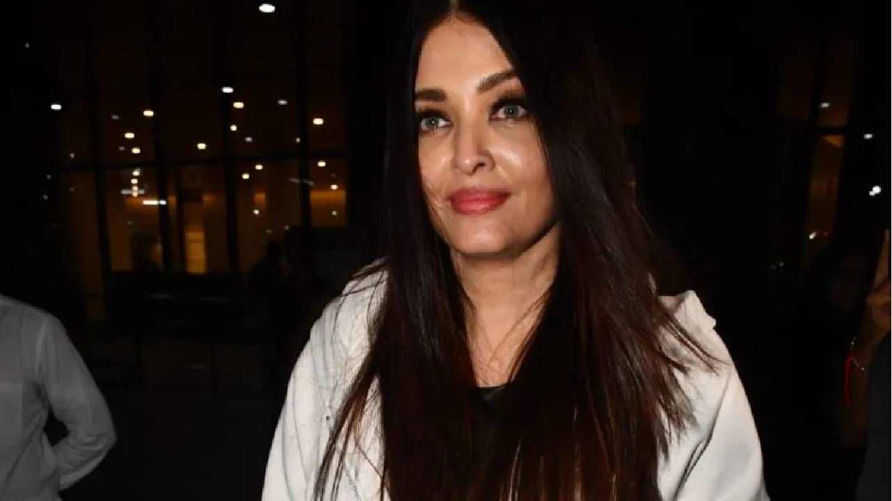 Aishwarya Rai | एअरपोर्टवर स्पाॅट झाली ऐश्वर्या राय, पाहा सुंदर लूकमधील फोटो... Aishwarya Rai | एअरपोर्टवर स्पाॅट झाली ऐश्वर्या राय, पाहा सुंदर लूकमधील फोटो...