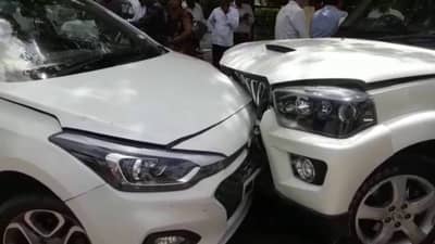 शिवसेना खासदार संजय जाधव यांच्या गाडीला अपघात! परभणीत जाधवांच्या स्कॉर्पिओ आणि i20ची समोरासमोर जोरदार धडक