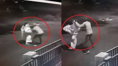 Nashik Crime : 62 वर्षीय आजी चालत होती... तो आला आणि झटापट करत पर्स घेऊन पळून गेला...