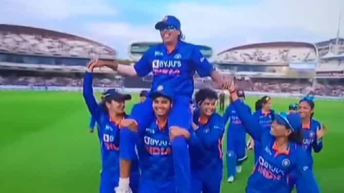 IND vs ENG: झूलन गोस्वामीला निरोप, मेघना सिंहने खांद्यावर उचलताच सचिन तेंडुलकरची आठवण का आली? पहा VIDEO