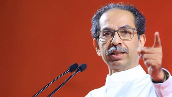 'दसरा मेळाव्यात गांधी, पवारांचे विचार मांडू नका' ठाकरेंना कुणी दिला सल्ला? 'दसरा मेळाव्यात गांधी, पवारांचे विचार मांडू नका' ठाकरेंना कुणी दिला सल्ला?