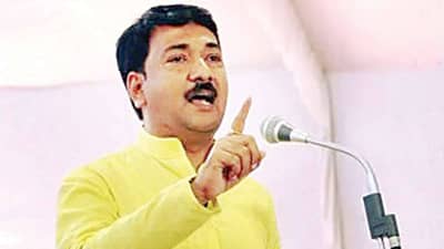 Jalgaon : वेदांतावरुन राजकारण सुरुच, भाजप खासदाराची मागणी सरकारकडे अन् निशाणा शिवसेनेवर