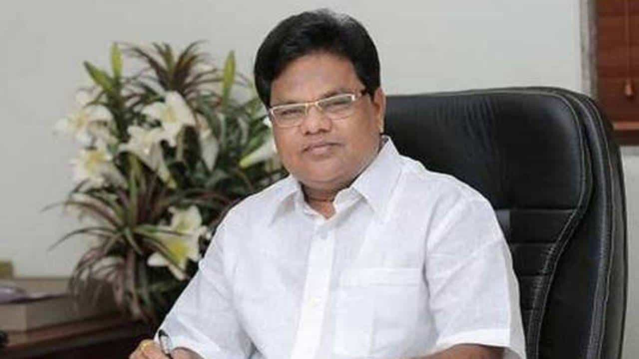 पाळण्यातल्या बाळापासून ते आजोबापर्यंत, तानाजी सावंतांकडून मराठा कार्यकर्त्यांची माफी!