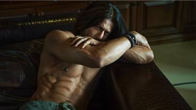 Shah Rukh Khan: शाहरुख खानच्या शर्टलेस फोटोवर गौरीची भन्नाट कमेंट; तुम्ही वाचली का?