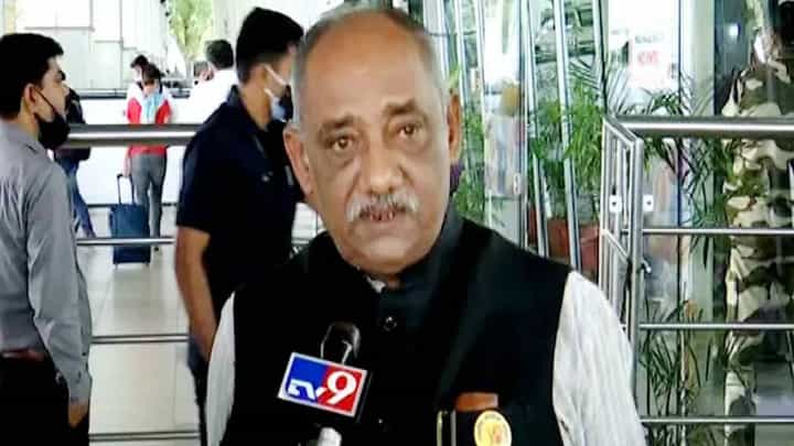 मराठा समाजाला ओबीसीतून आरक्षण नकोच; काय म्हणाले तायवाडे? मराठा समाजाला ओबीसीतून आरक्षण नकोच; काय म्हणाले तायवाडे?