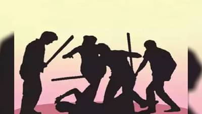 खुर्चीवर फक्त ठाकूरच बसू शकतात, म्हणत दलित तरुणाला बेदम मारहाण