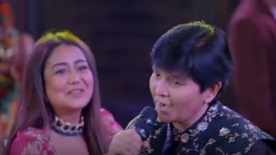 Neha Kakkar-Falguni Pathak: या कारणासाठी नेहा-फाल्गुनी एकमेकींशी भांडले? Video पाहून चाहते भडकले