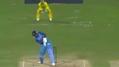 IND vs AUS: टायमिंग लाजवाब, पहा हार्दिक पंड्याने किती सहज मारला SIX , VIDEO