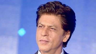 Pathaan Controversy : Shah Rukh Khan ने मौन सोडलं, आश्चर्य़चकीत करणारं वक्तव्य