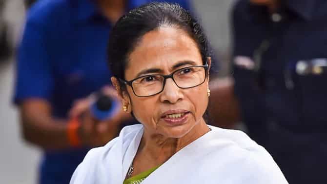 ममता बॅनर्जींविरोधात मीम्स बनवणं पडलं महागात; युट्यूबरवर झाली ही कारवाई