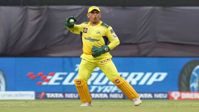 Dhoni vs Gambhir : धोनी आणि गंभीरमध्ये पुन्हा शीतयुद्ध सुरू, जाणून घ्या काय आहे कारण