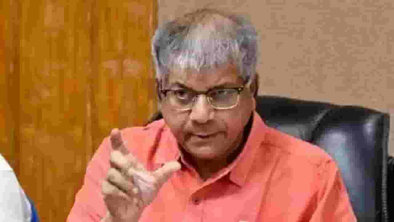 सर्वोच्च न्यायालयाचा निर्णय सर्वांवर बंधनकारण, पण... , सत्तासंघर्षावरच्या निर्णयावर आंबेडकरांची प्रतिक्रिया