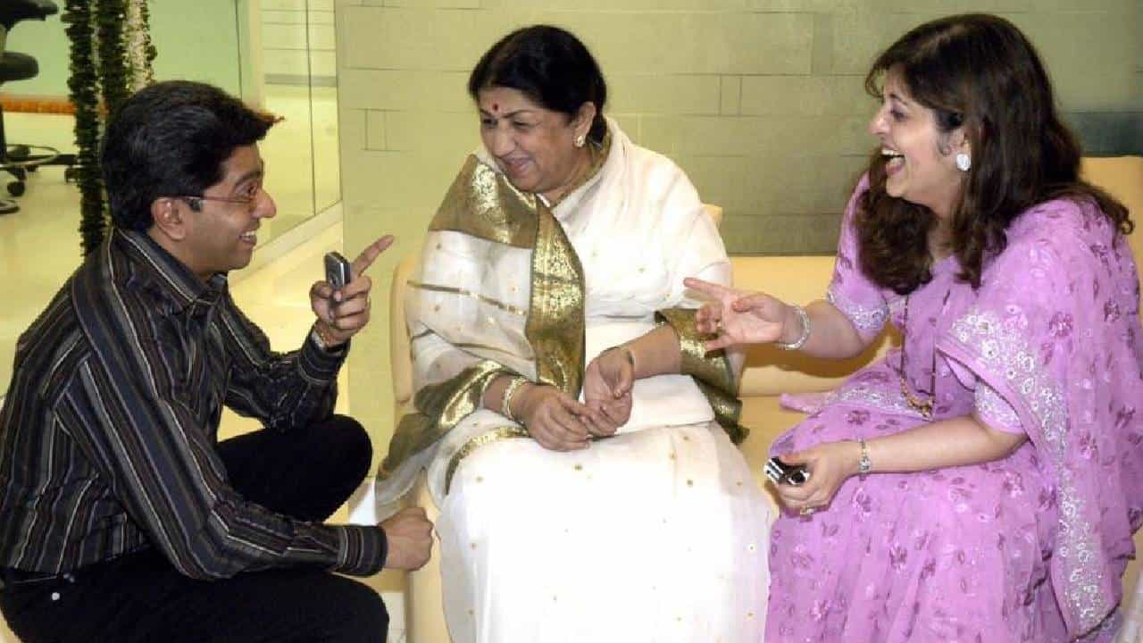 लतादीदी जिथे असाल तिथे तुम्हाला माझा नमस्कार!, राज ठाकरेंची भावून पोस्ट