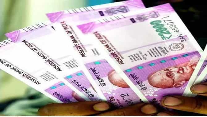 Salary : दिवाळीपूर्वीच केंद्रीय कर्मचाऱ्यांना बंपर भेट, डीए वाढीने पगारात एवढी होणार वाढ