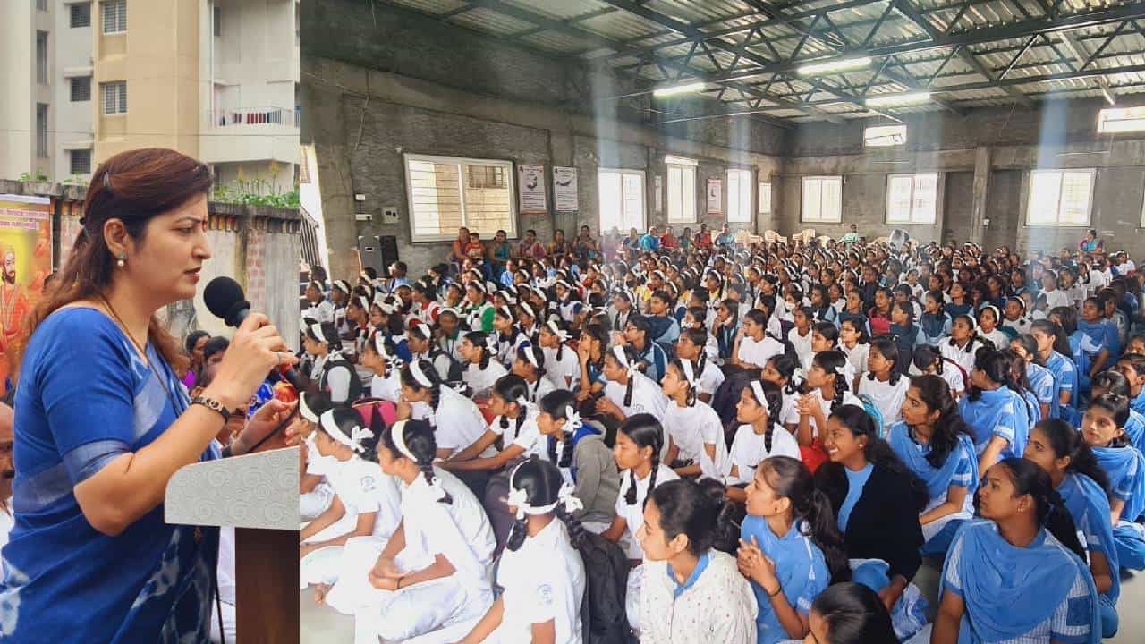रूपाली चाकणकरांचा नवा उपक्रम, विद्यार्थिनींसाठी खास बँक...