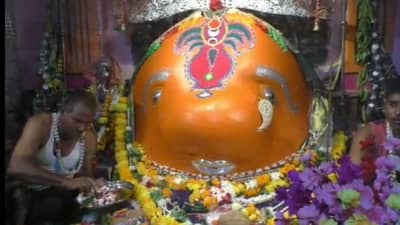 वाशिमची चामुंडा देवीची मूर्ती बघितली का?, भाविकांची मोठी गर्दी