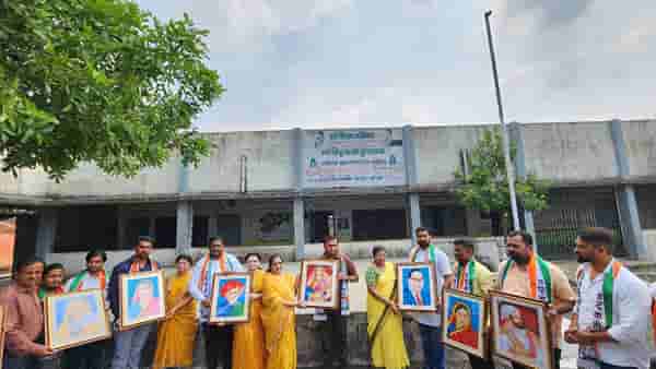नेत्यावर टीकेची झोड उठल्याने, कार्यकर्त्यांनी लावली भन्नाट आयडिया...