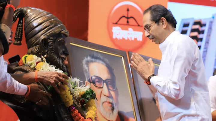 बाळासाहेबांचा फोटो, भगवा झेंडा, लाखोंची गर्दी आणि सळसळता उत्साह, दसरा मेळाव्याचा टीझर लॉन्च बाळासाहेबांचा फोटो, भगवा झेंडा, लाखोंची गर्दी आणि सळसळता उत्साह, दसरा मेळाव्याचा टीझर लॉन्च
