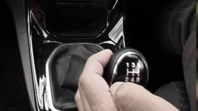 Pune Accident : रिव्हर्स घेताना काळजाचा तुकडाच टेम्पोखाली चिरडला!