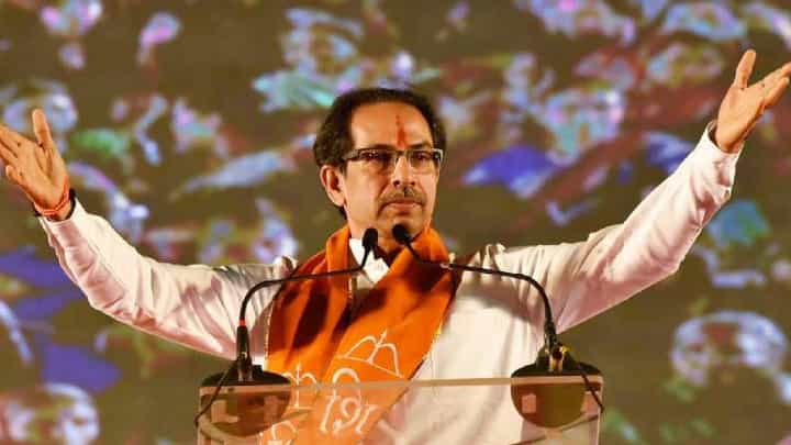 दसरा मेळाव्यानंतर पुढे काय? उद्धव ठाकरेंनी सेनेला पुन्हा उभं करण्याचा प्लॅन सांगितला... दसरा मेळाव्यानंतर पुढे काय? उद्धव ठाकरेंनी सेनेला पुन्हा उभं करण्याचा प्लॅन सांगितला...