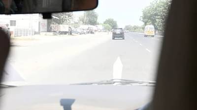 PM Modi : अशी ही संवेदनशीलता, भर रस्त्यामध्येच मोदींनीच थांबवला ताफा, कारण काय?