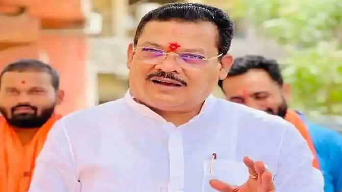 खैरेंना ज्यानं पाडलं, तो मुंडक्यावर पाय देऊन पुढे गेला, शिरसाटांची विखारी टीका, रोख कुठे?