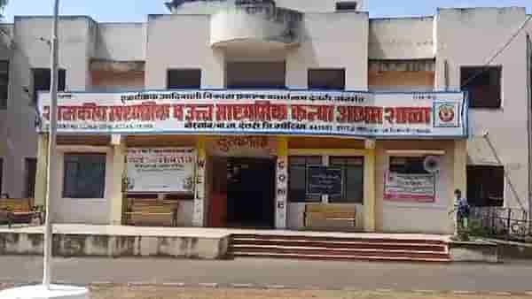 शिक्षकाचा पारा भडकला, विद्यार्थ्याचं डोकचं फोडलं, शिक्षकावर काय कारवाई?