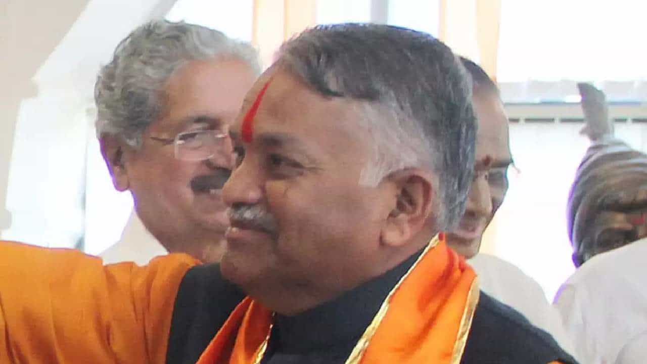 50 च्या 50 पडतील, हा शाप आहे, नाही तर मी हिमालयात जाईन... नवरात्रोत्सवात कुणाचं वक्तव्य?