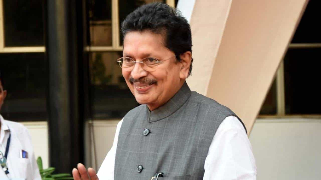 Deepak Kesarkar : नार्वेकरांची चर्चा जोमात, केसरकरांनी मात्र उकल करुनच सांगितल्या शक्यता..!