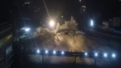 पुण्याच्या चांदनी चौकातील पूल अवघ्या 6 सेकंदात पत्त्याच्या बंगल्याप्रमाणे कोसळला; महामार्गावरील वाहतूक अद्यापही ठप्प