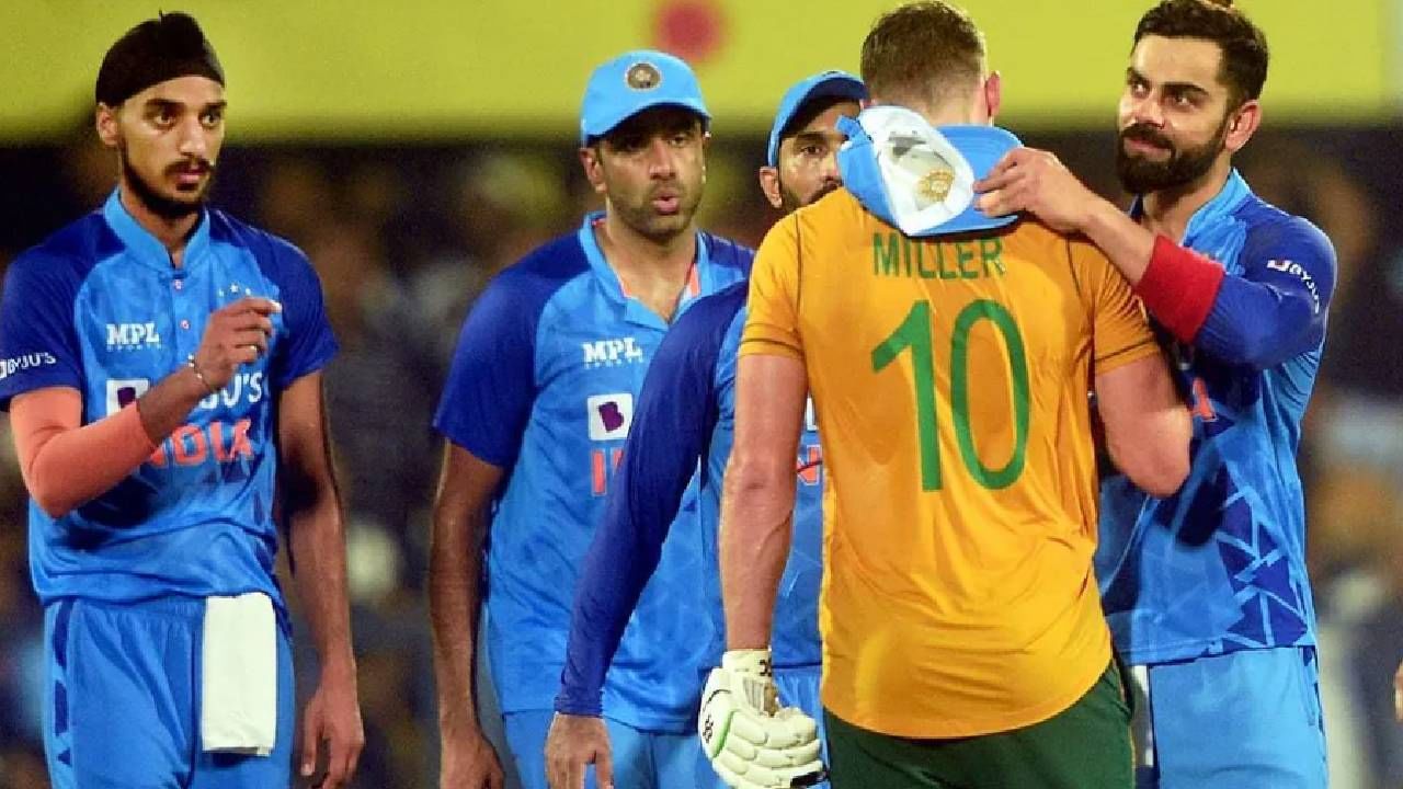 IND vs SA 2nd T20: मॅच संपल्यानंतर क्विंटन डि कॉकने डेविड मिलरची माफी का मागितली? IND vs SA 2nd T20: मॅच संपल्यानंतर क्विंटन डि कॉकने डेविड मिलरची माफी का मागितली?